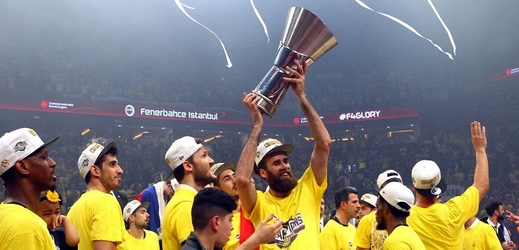Fenerbahce Istanbul ve finále druhé nejprestižnější soutěže světa porazilo 80:64 trojnásobného šampiona Olympiakos Pireus.