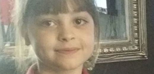 Nejmladší obětí je osmiletá Saffie Roussosová.
