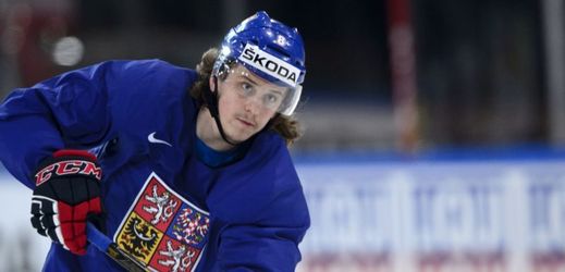 Český hokejový obránce Libor Šulák při tréninku na mistrovství světa 