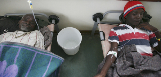 Cholera se v Asii a Africe nejčastěji šíří kontaminovanou vodou či potravinou.