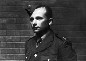 Jozef Gabčík, příslušník čs.jednotek ve Velké Británii za 2.světové války, provedl atentát na R.Heydricha.