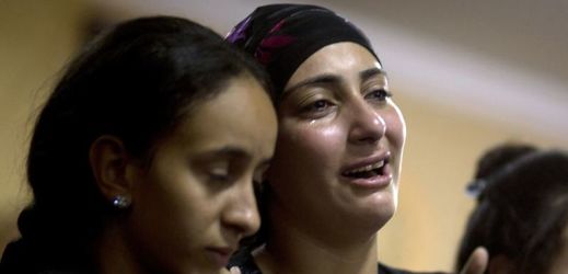 Radikální organizace Islámský stát se přihlásila k pátečnímu útoku na koptské křesťany.