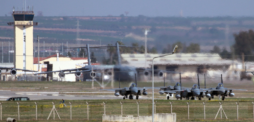 Letecká základna Inçirlik v Turecku.