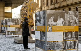 Výstava Nemohli jsme mlčet - lidé Charty 77 na náměstí Václava Havla v Praze, kterou připravil Ústav pro studium totalitních režimů ve spolupráci s Archivem bezpečnostních složek.