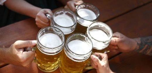 Pivovod prý umožní obsluze načepovat až šest piv za pouhou sekundu.