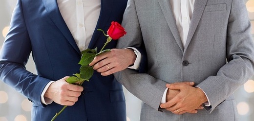 Svatby homosexuálů jsou v Rusku zakázané.