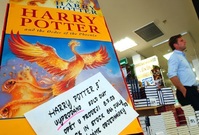 Knihy o Harrym Potterovi se staly světovým bestsellerem.