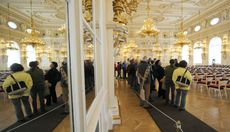 Lidé mohou navštívit běžně nepřístupné sály, salony a místnosti v Novém paláci, jako třeba Španělský sál, Rudolfovu galerii, Trůnní sál nebo Habsburský salon.
