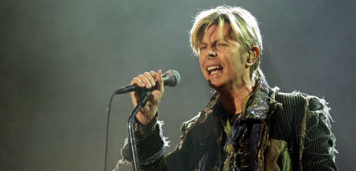 Zpěvák David Bowie. 