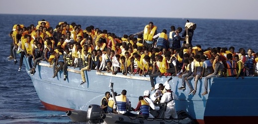 Podle údajů OSN bylo v letošním roce zachráněno 6453 imigrantů.