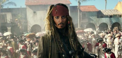 Johnny Depp jako slavný kapitán Jack Sparrow.
