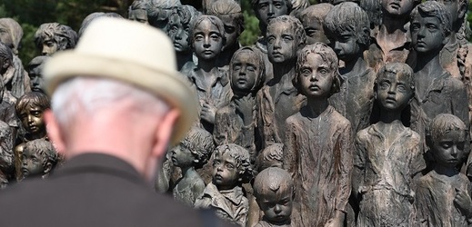 Uplynulo již 75 let od zničení obce Lidice nacisty a 70 let od její obnovy.