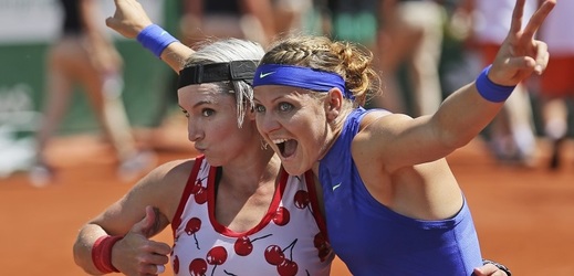 Lucie Šafářová vyhrála se svou parťačkou Mattekovou- Sandsovou French Open.