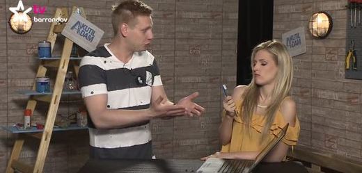 Kutilové Adam a Lucie ukážou, jak snadno vyčistit klávesnici.