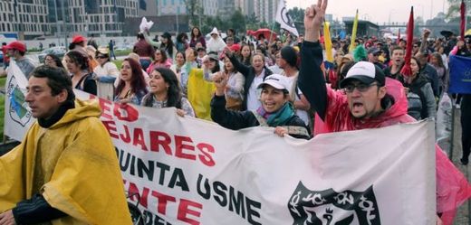 Stávkující učitelé v Bogotě. 