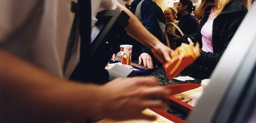 McDonald's najme na léto 250 tisíc lidí (ilustrační foto).