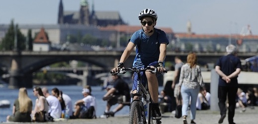 Cyklisté protestují proti omezení jízdy na kole v centru metropole (ilustrační foto).