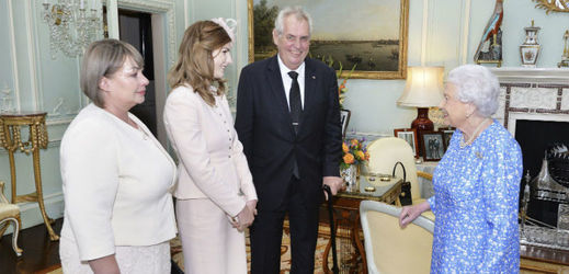 Britská královna Alžběta II. přijala českého prezidenta Miloše Zemana.