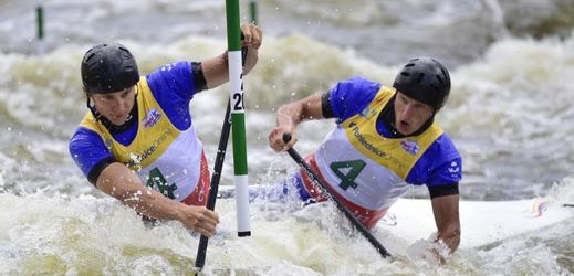 Deblkanoisté Jonáš Kašpar a Marek Šindler vyhráli v Troji závod Světového poháru