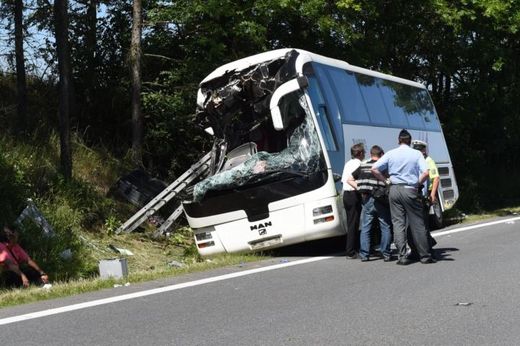 Autobus po nehodě.