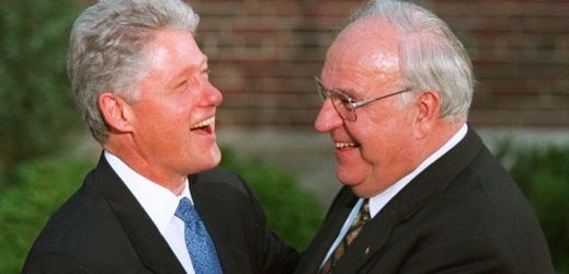 Bill Clinton a Helmut Kohl.