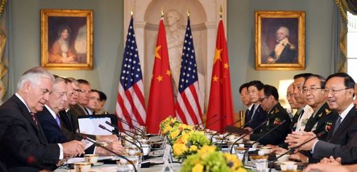 Jednání zástupců USA a Číny.