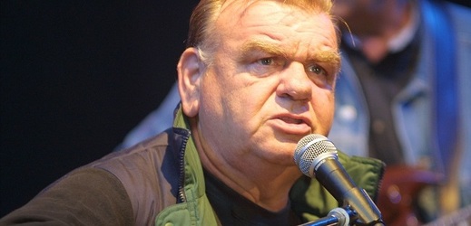 Písničkář František Nedvěd na pátém ročníku festivalu Slunce.