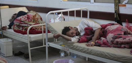 Lidé nakažení cholerou v Jemenu. 