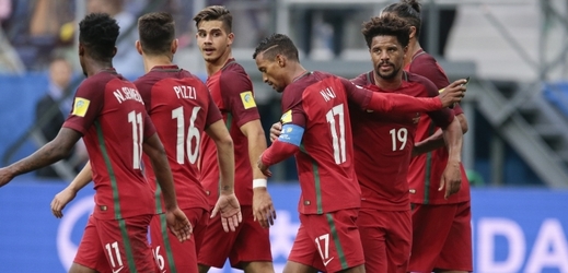 Portugalci při jednom ze svých zápasů na Poháru FIFA.