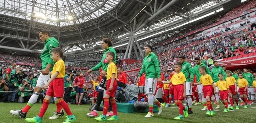 Fotbalisté Ruska a Mexika nastupují k zápasu při Poháru FIFA, který Rusko momentálně hostí.
