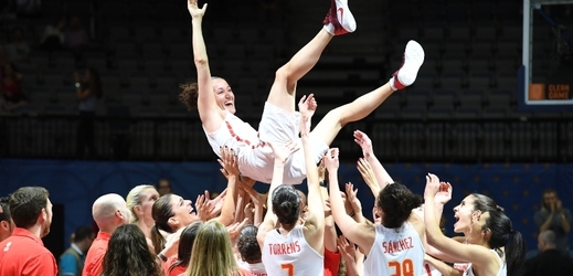 Basketbalistky Španělska po vítězství na evropském šampionátu.