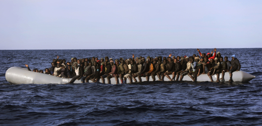 Od začátku letošního roku připlulo do Evropy přes Středozemní moře už více než 100 tisíc migrantů.