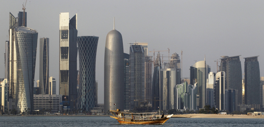 Ve vztahu ke Kataru došlo k přerušení diplomatických vazeb, zastavily se také letecké, pozemní a námořní spojení.
