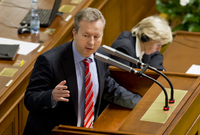Ministr životního prostředí Richard Brabec během jednání Poslanecké sněmovny.