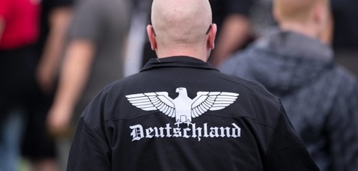 Tisíce pravicových extremistů dorazilo na zřejmě největší německý neonacistický hudební festival.