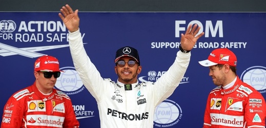 Kvalifikaci Velké ceny Silverstone vyhrál Brit Lewis Hamilton.