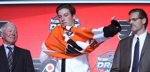 Osmnáctiletý kanadský centr Nolan Patrick jako druhý hráč letošního draftu.