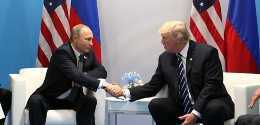 Trump s Putinem se nedávno poprvé sešli na summitu G20.
