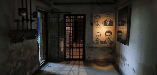 Několik tisíc lidí, které komunisté zavřeli do místního vězení, zde prošlo takzvaným experimentem z Pitesti.