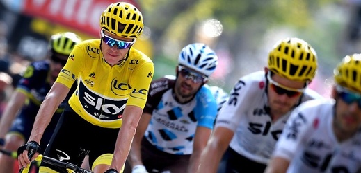 Britský cyklista Chris Froome (ve žlutém).