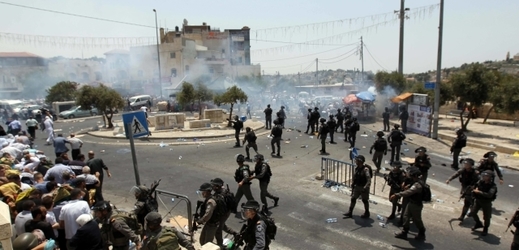 Páteční střet izraelské policie a občanů Palestiny ve východním Jeruzalémě.