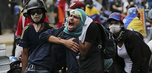 Protivládní demonstrace v Caracasu.