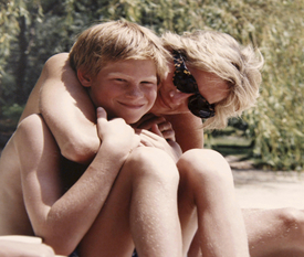 Princezna Diana s mladším synem Harrym.