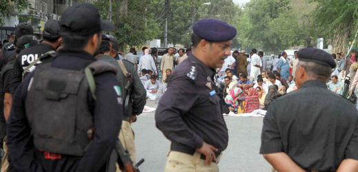Pákistánská policie zadržela 14 členů vesnické rady starších (ilustrační foto).