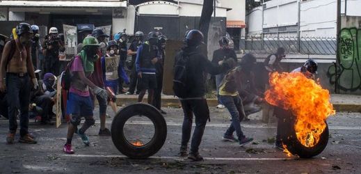 Protesty v Caracasu.