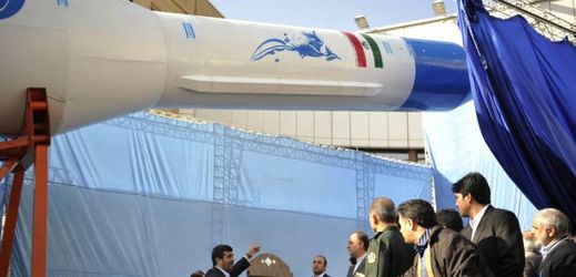 Íránská raketa Simorgh.
