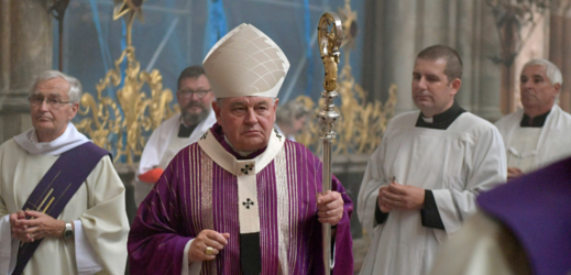 Kardinál Dominik Duka. 