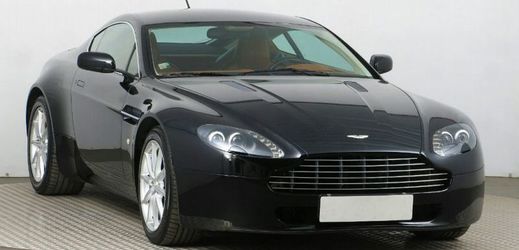 Jedním z raritních modelů byl také Aston Martin DB9.