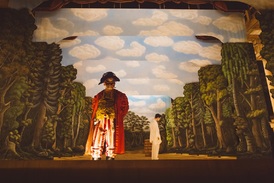 Fotografie z představení A. Vivaldi Čtvero ročních období ve zrekonstruovaném zámeckém barokním divadle ve Valticích.