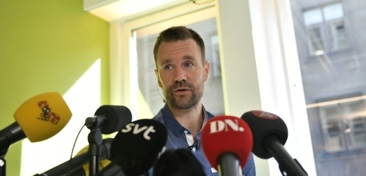 Johan Gustafsson na tiskové konferenci.